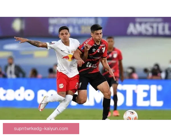 托纳利近期在赛场表现稳健，技术水平持续提升备受关注。